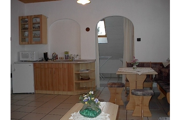 Madjarska Privát Fertőd, Eksterijer